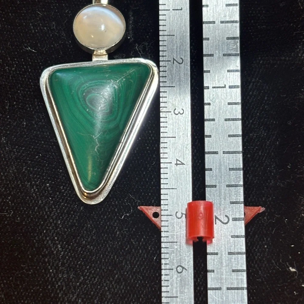 Handmade Sterling‎ Malachite and Mother of Pearl Signed Native American Pendant